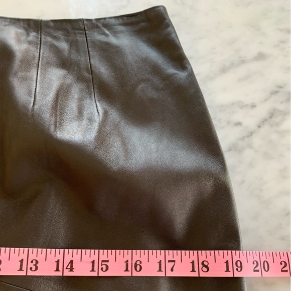 Brown leather pencil skirt with side slit, smooth waist line, a classic size 10 - Picture 11 of 13